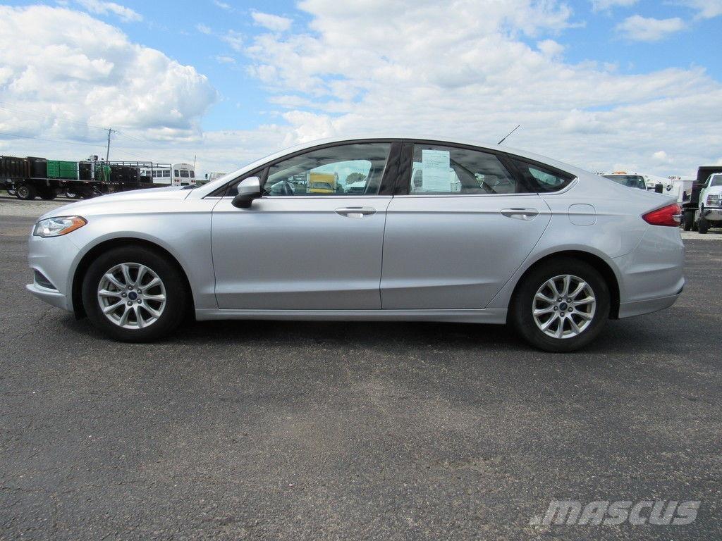 Ford Fusion PKWs