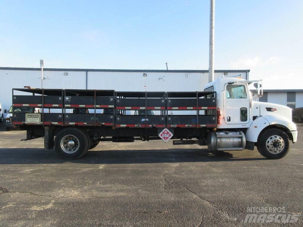 Peterbilt 335 Pritschenwagen/Pritschenwagen mit Seitenklappe