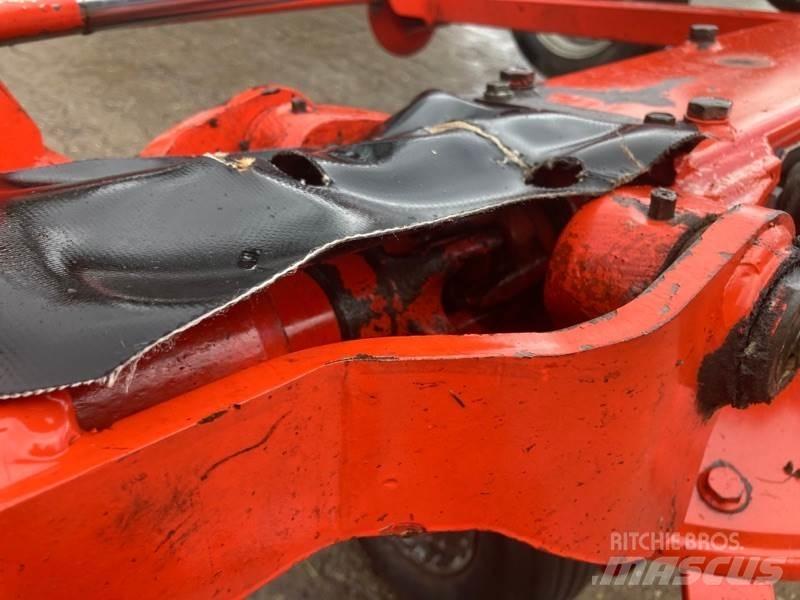 Kuhn GF8702T Kreiselheuer/-wender