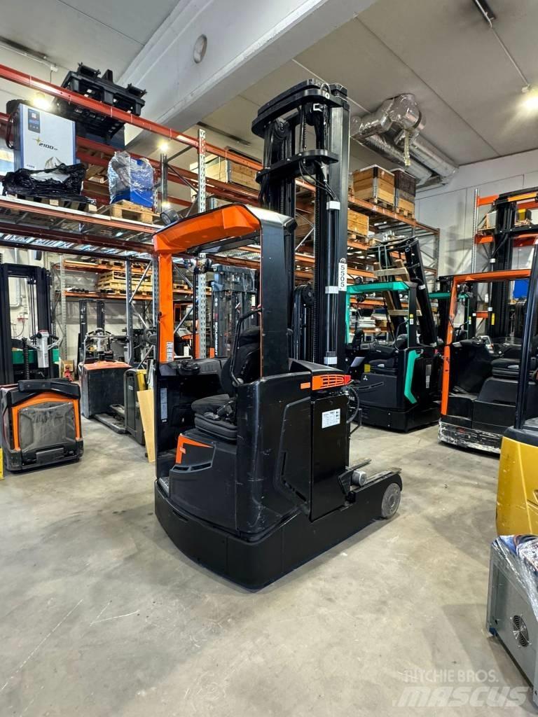 Rocla HXF16 Schubmaststapler