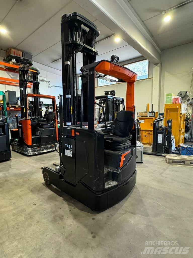 Rocla HXF16 Schubmaststapler