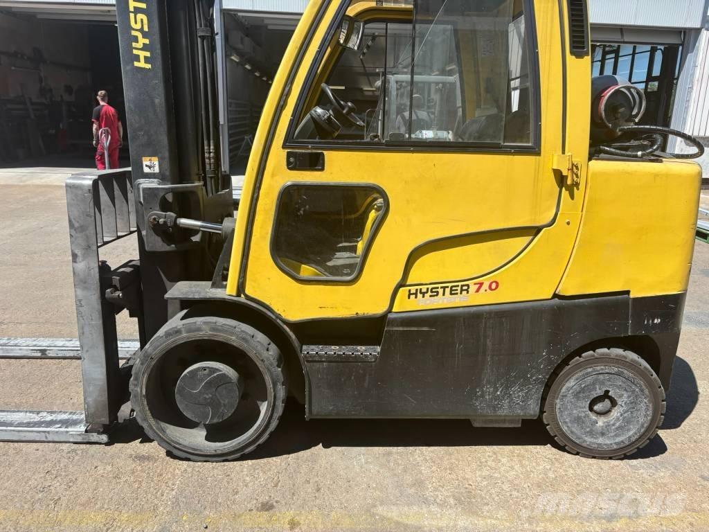 Hyster S7.0FT Gas Stapler