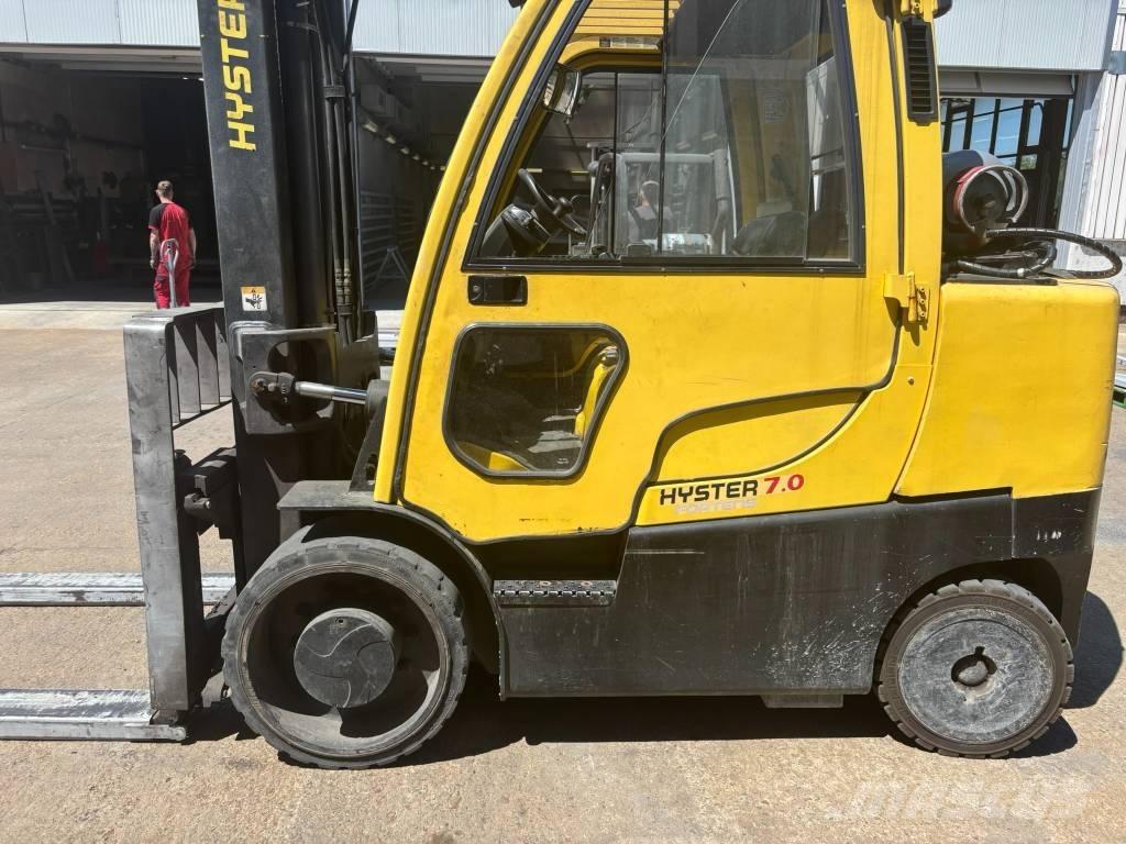 Hyster S7.0FT Gas Stapler