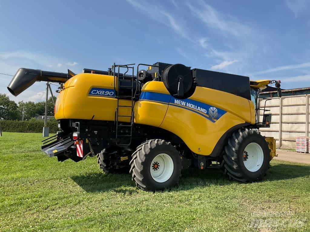 New Holland CX 8.90 Mähdrescher