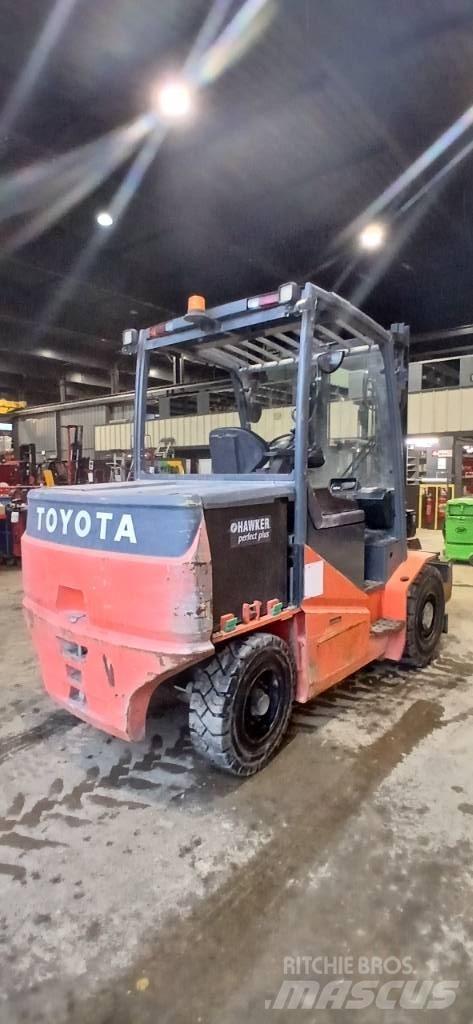 Toyota 8FBMHT60 Elektro Stapler