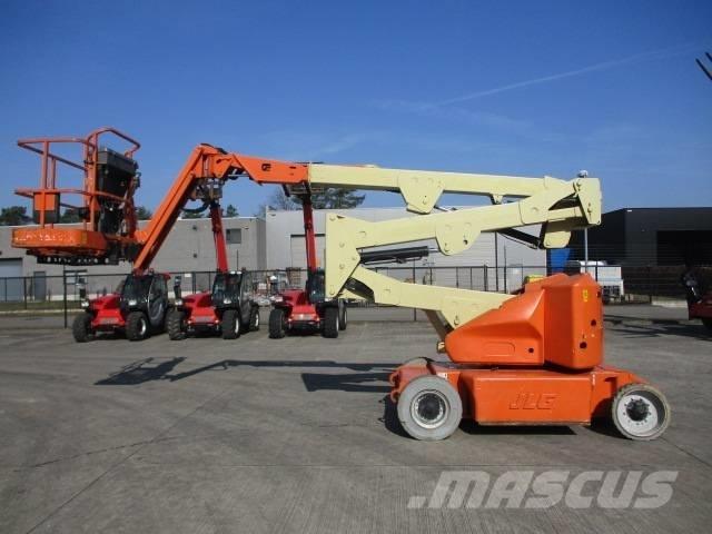 JLG E 400 AJPN (817) Kompakte selbstfahrende Hebebühnen