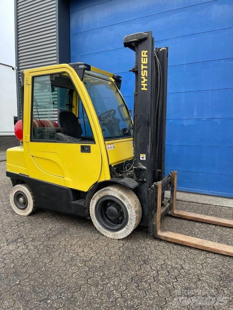 Hyster H 30 FT Gas Stapler
