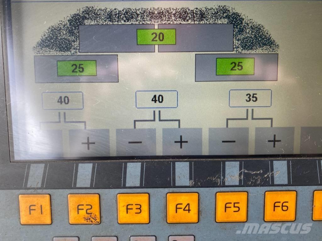 Volvo P7820C Strassenfertiger