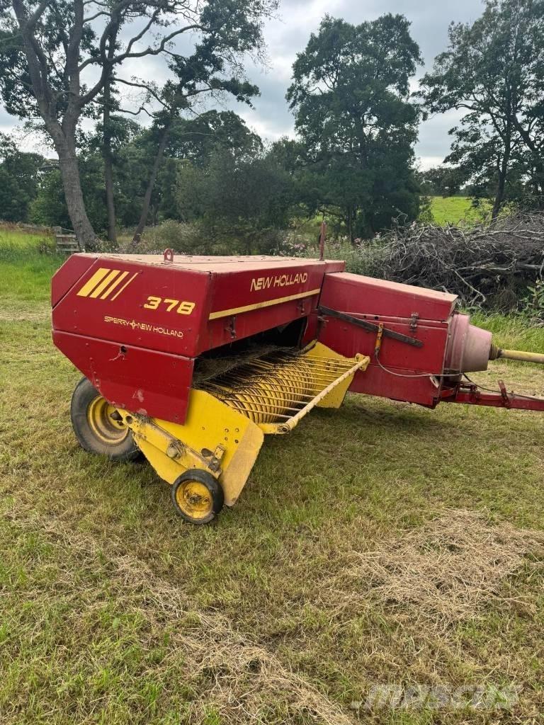 New Holland 378 Quaderpressen
