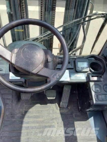 Toyota 02-8 FDF 25 Diesel Stapler