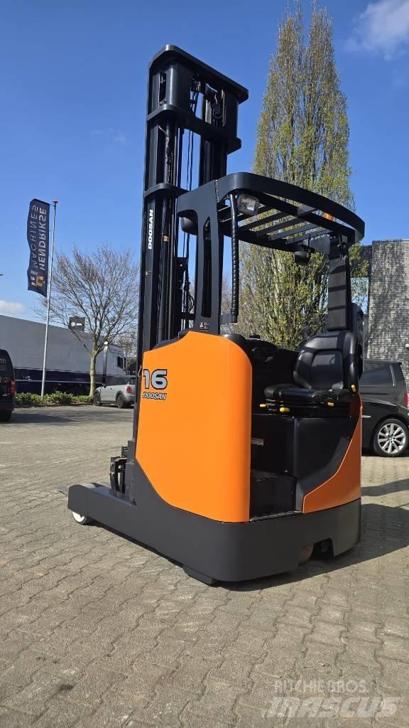 Doosan BR 16 JW-7 Schubmaststapler