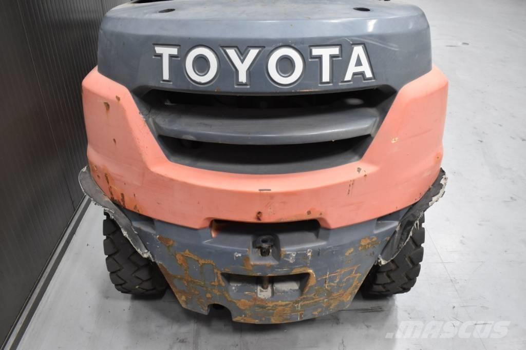 Toyota 40-8FD35N Diesel Stapler