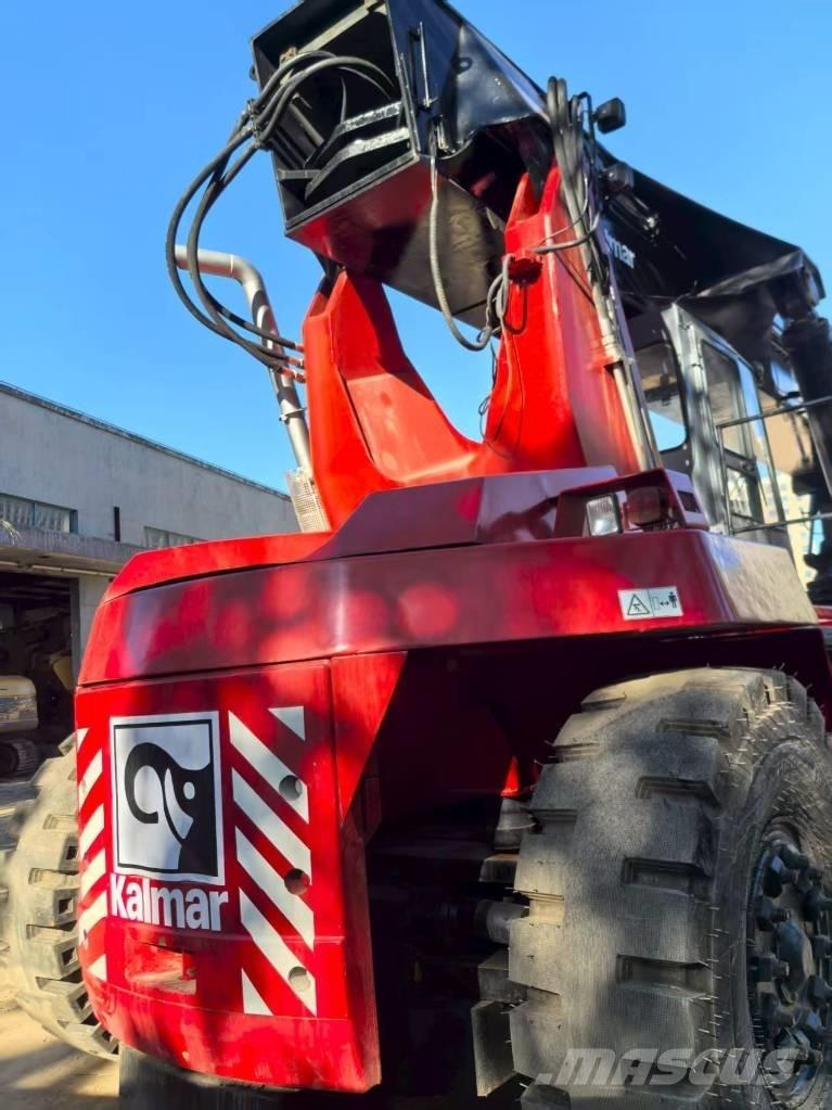 Kalmar DRT 450 Reach-Stacker