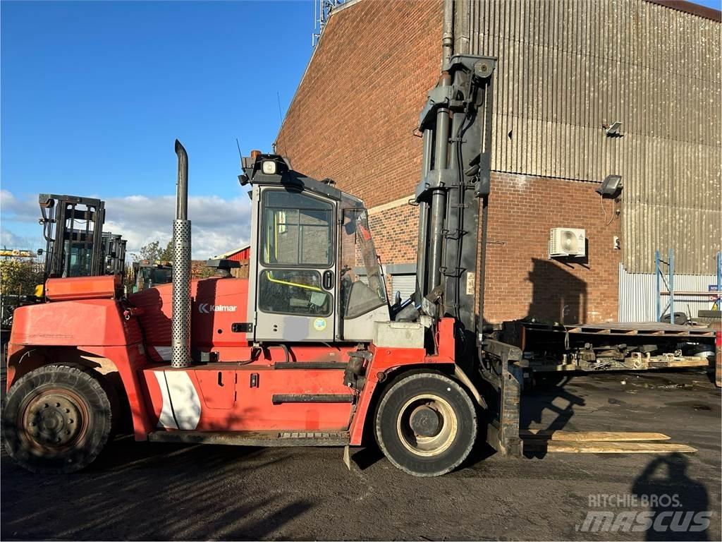 Kalmar DCE150-12 Diesel Stapler