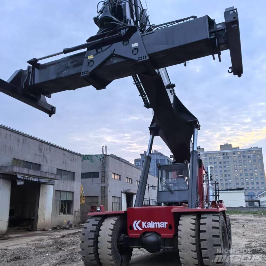 Kalmar DRF 450 Reach-Stacker