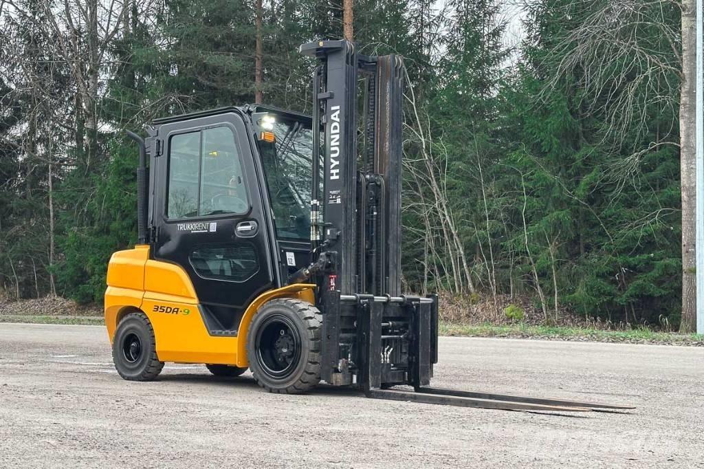 Hyundai 35 DA-9 Diesel Stapler