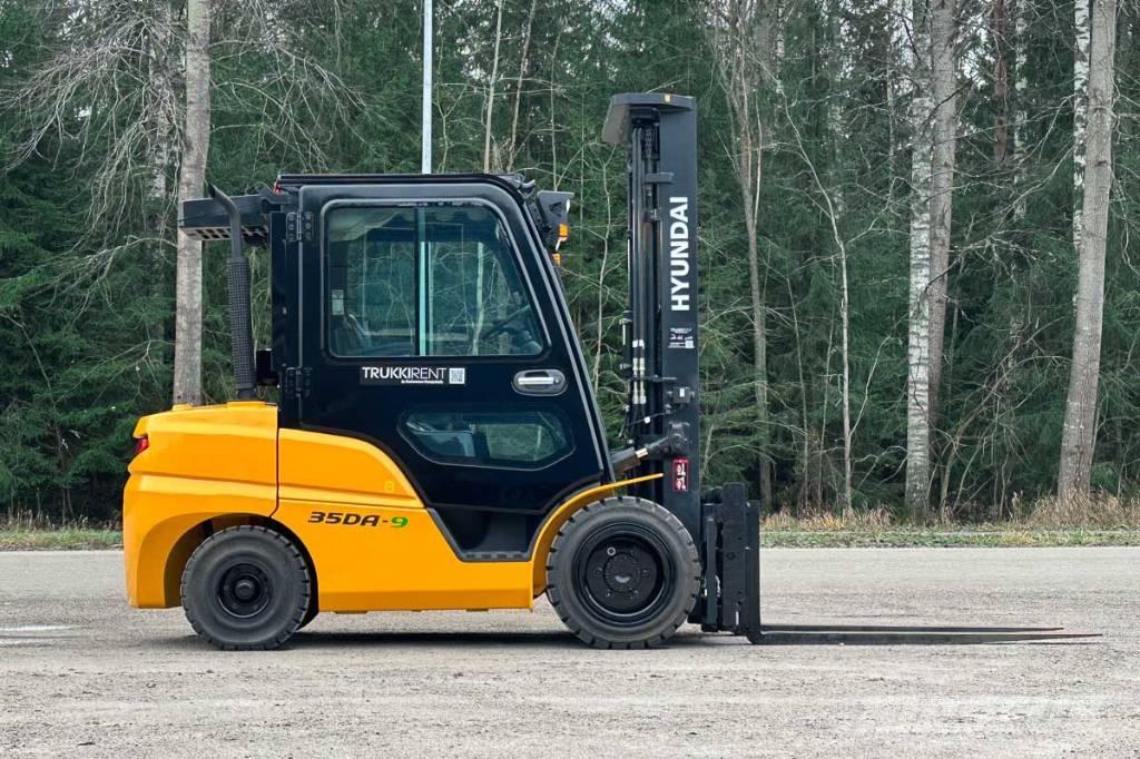 Hyundai 35 DA-9 Diesel Stapler