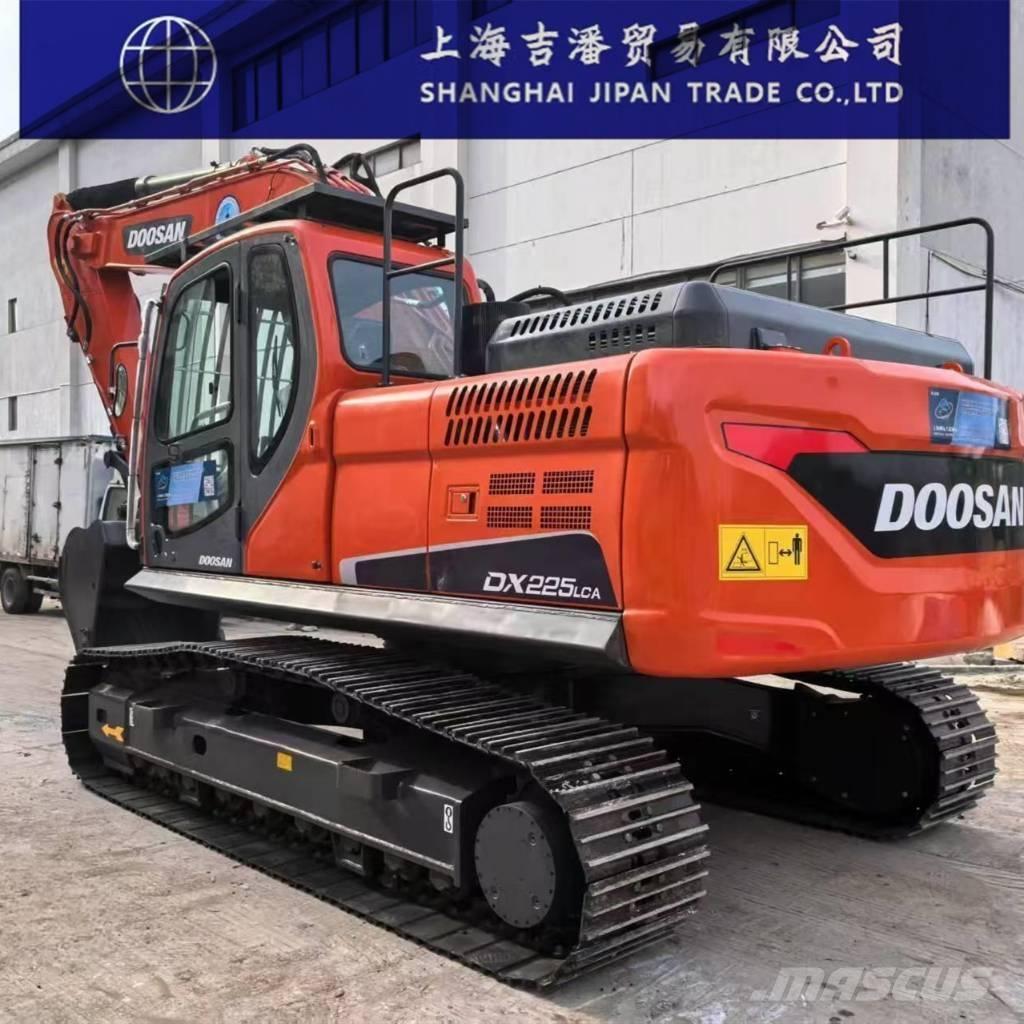 Doosan DX 225 Raupenbagger