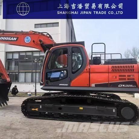 Doosan DX 225 Raupenbagger