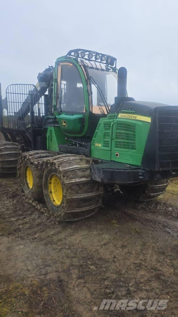 John Deere 1110 E Forwarder