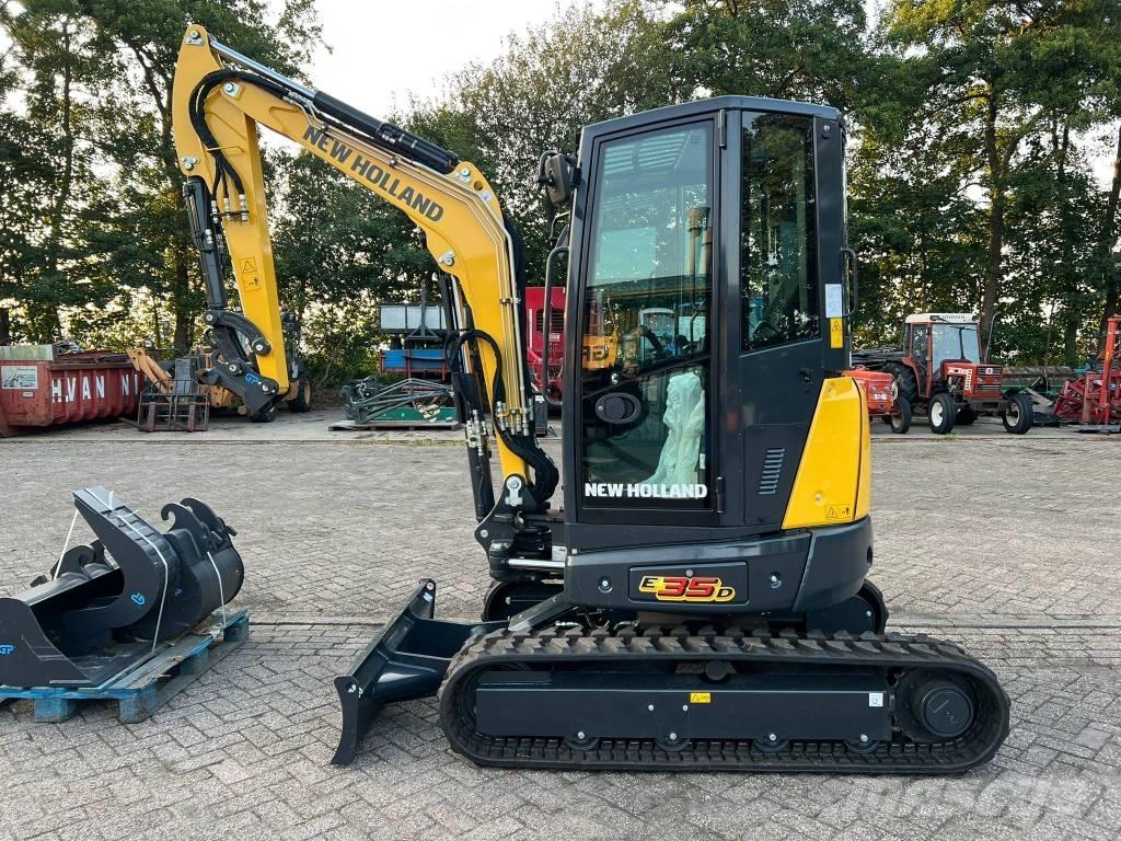 New Holland E 35 D Minibagger < 7t