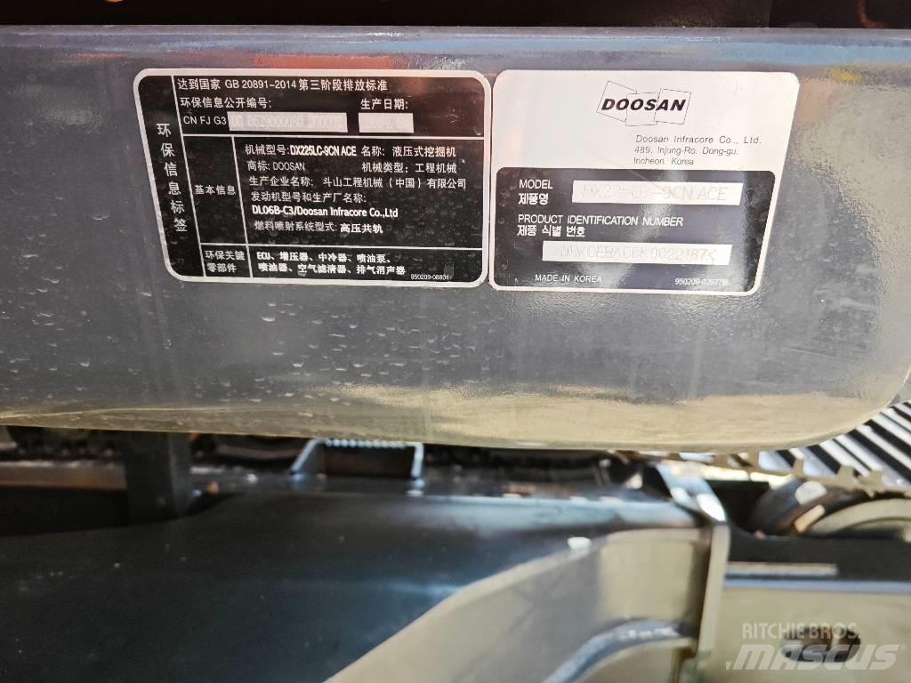 Doosan 225 LC Raupenbagger