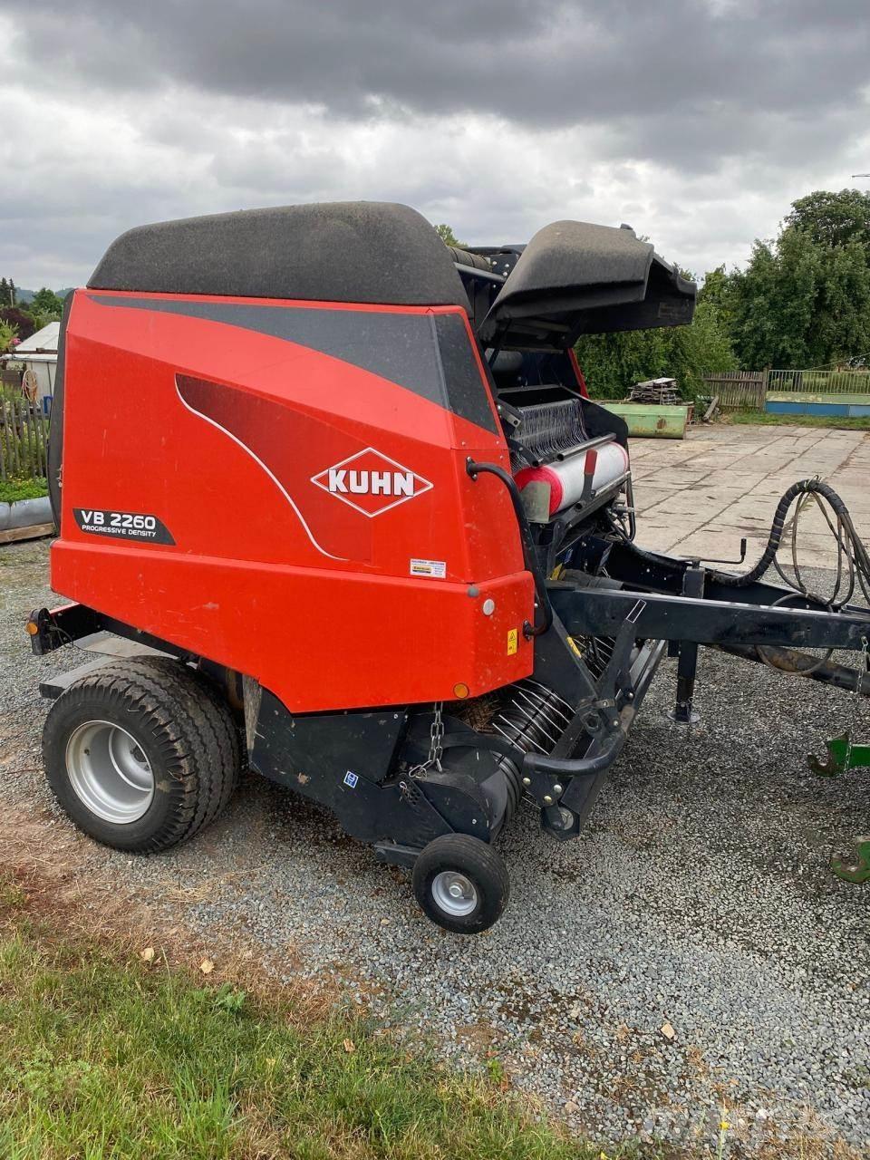 Kuhn VB 2260 Rundballenpressen