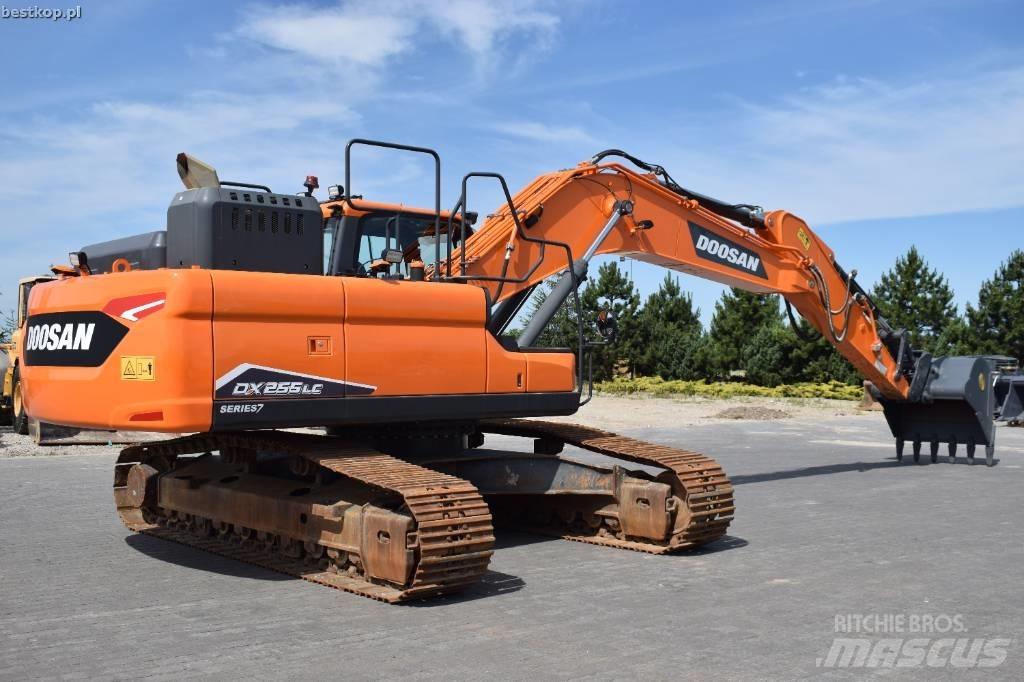 Doosan DX 255 LC-7 Raupenbagger