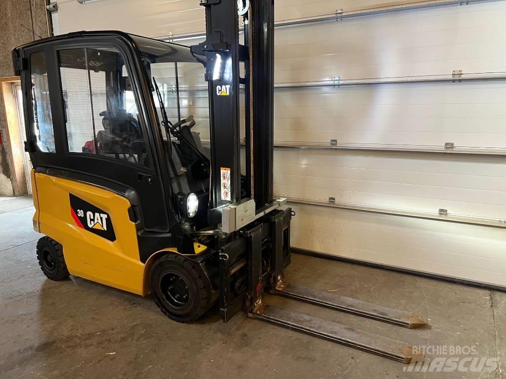 CAT EP30CN Elektro Stapler