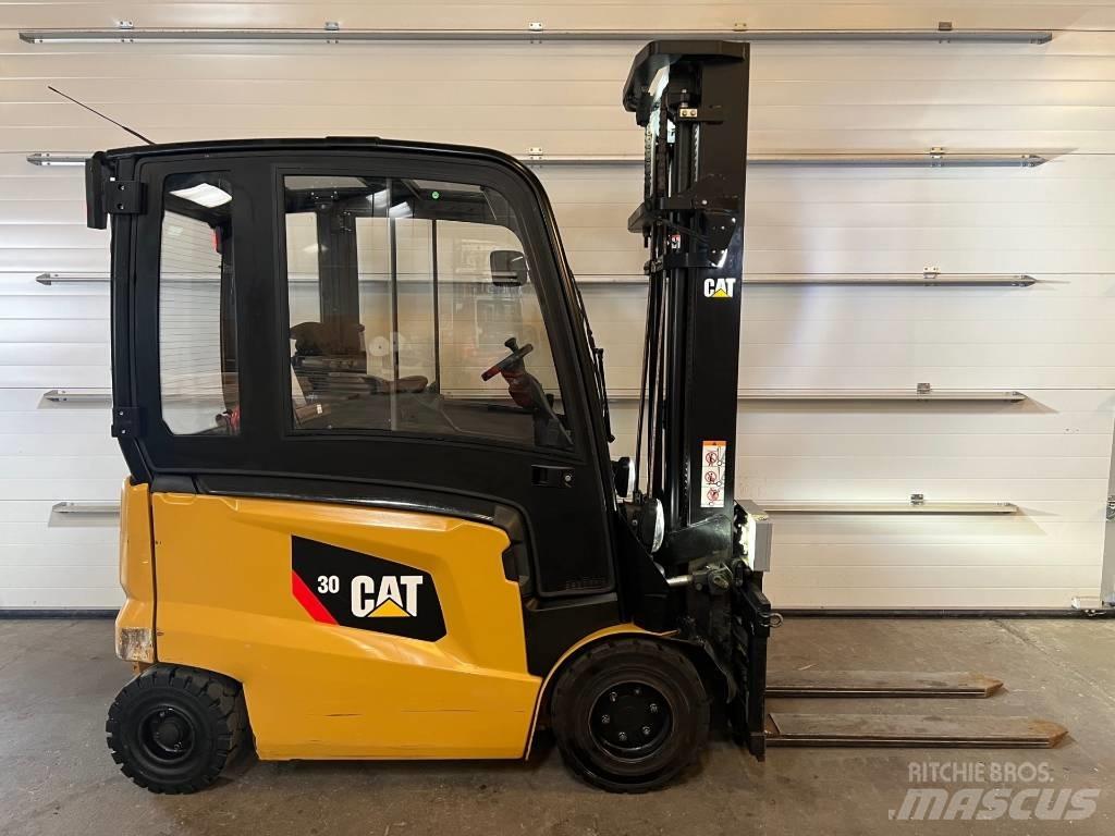 CAT EP30CN Elektro Stapler