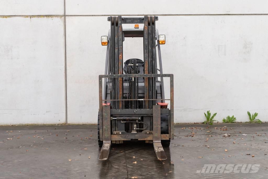 Manitou MI 30 D Diesel Stapler