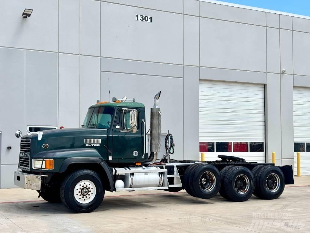 Mack CL 713 Sattelzugmaschinen
