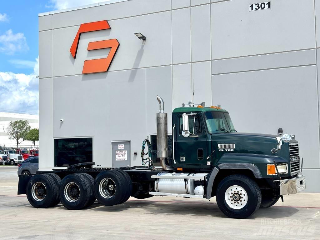 Mack CL 713 Sattelzugmaschinen