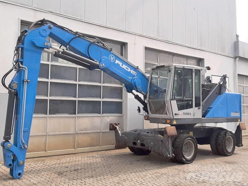 Fuchs MHL 320 F Materialumschlag