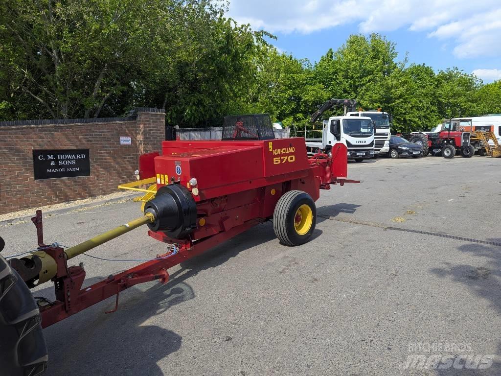 New Holland 575 Quaderpressen