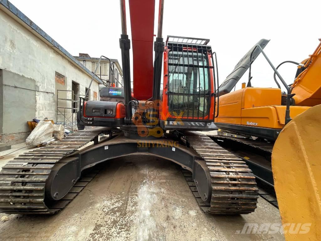 Doosan DX 300LC -9 Raupenbagger