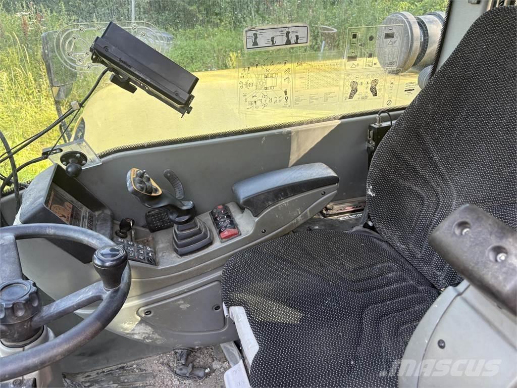 Yanmar B110W Mobilbagger