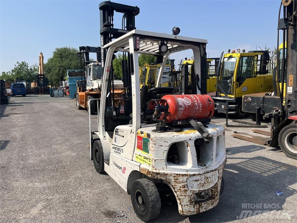 Hyster H2.5FT Gas Stapler