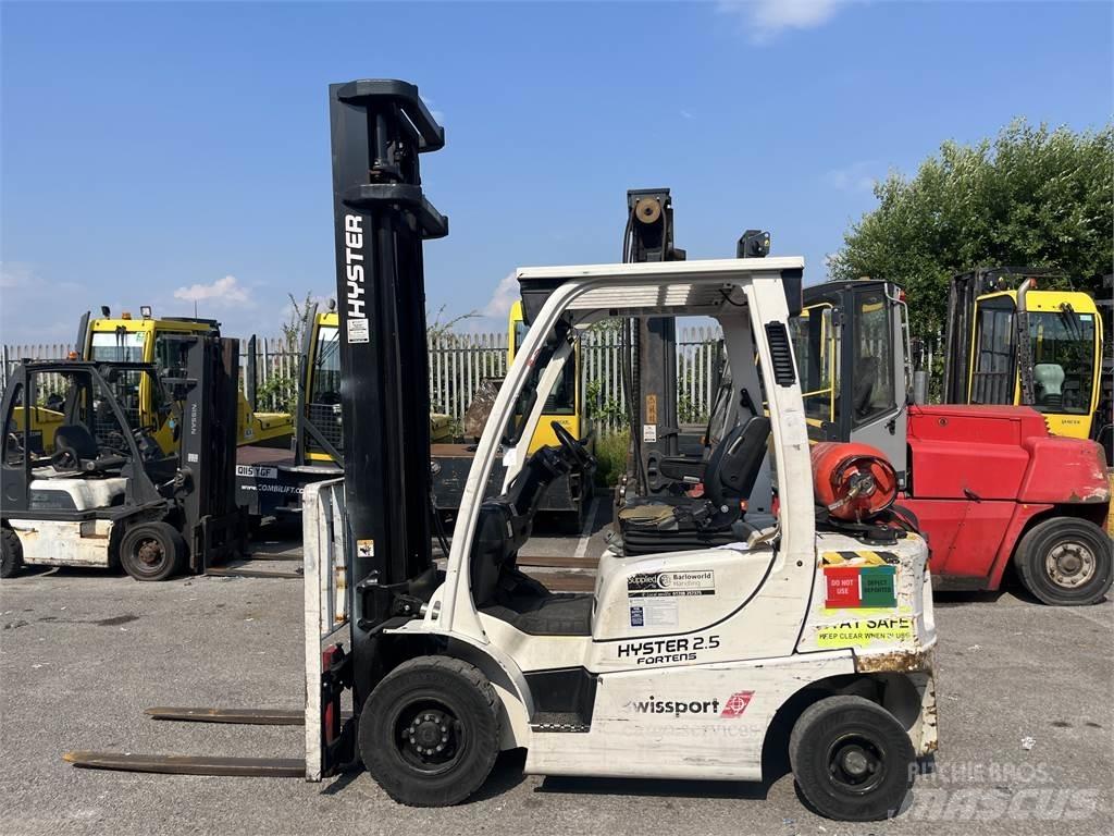 Hyster H2.5FT Gas Stapler