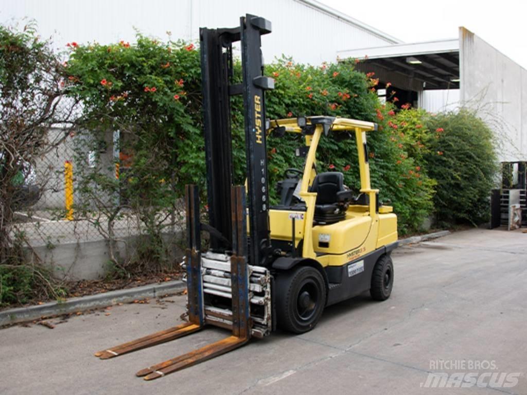 Hyster H3.5FT Gas Stapler