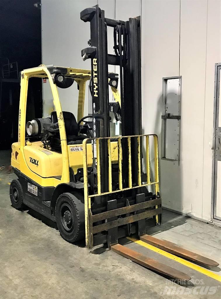 Hyster H2.5FT Gas Stapler