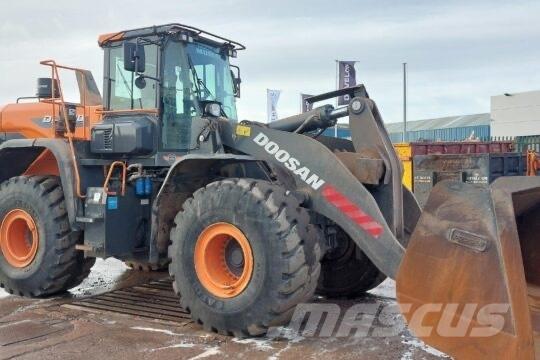 Develon DL 480-7 Baggerlader
