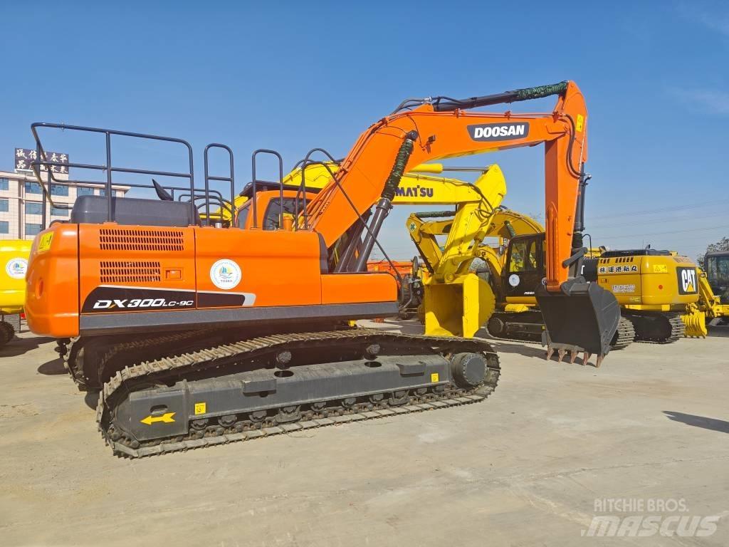 Doosan DX 300 Raupenbagger