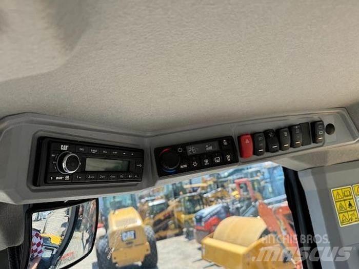 CAT 908 Radlader