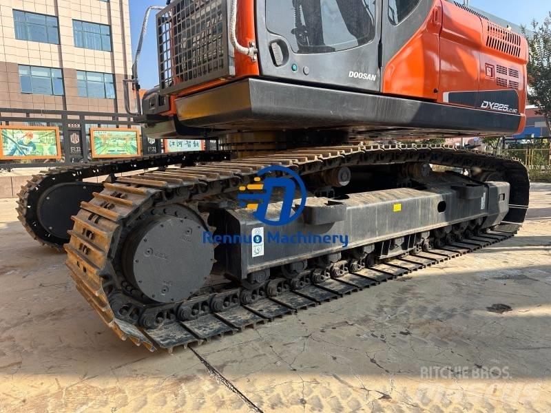 Doosan DX 225 LC-9C Raupenbagger