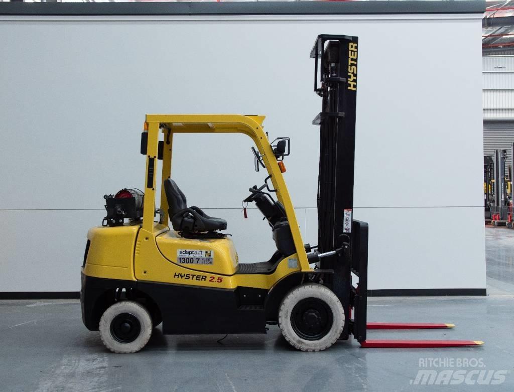 Hyster H2.5XT Gas Stapler