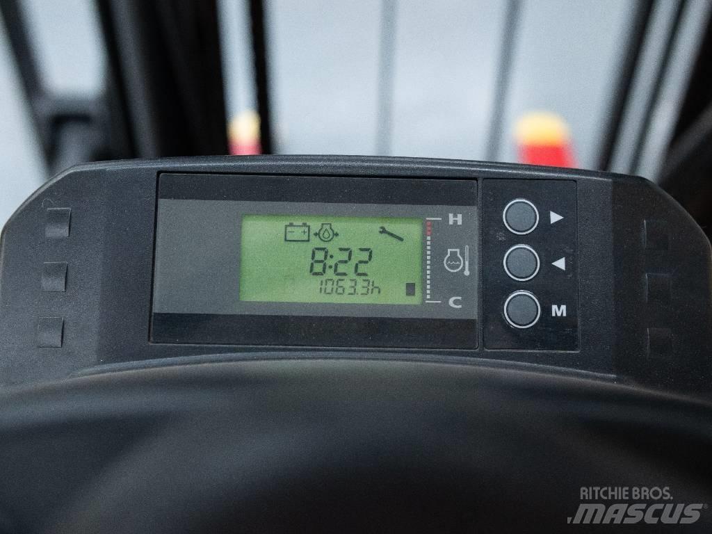 Hyster H2.5XT Gas Stapler