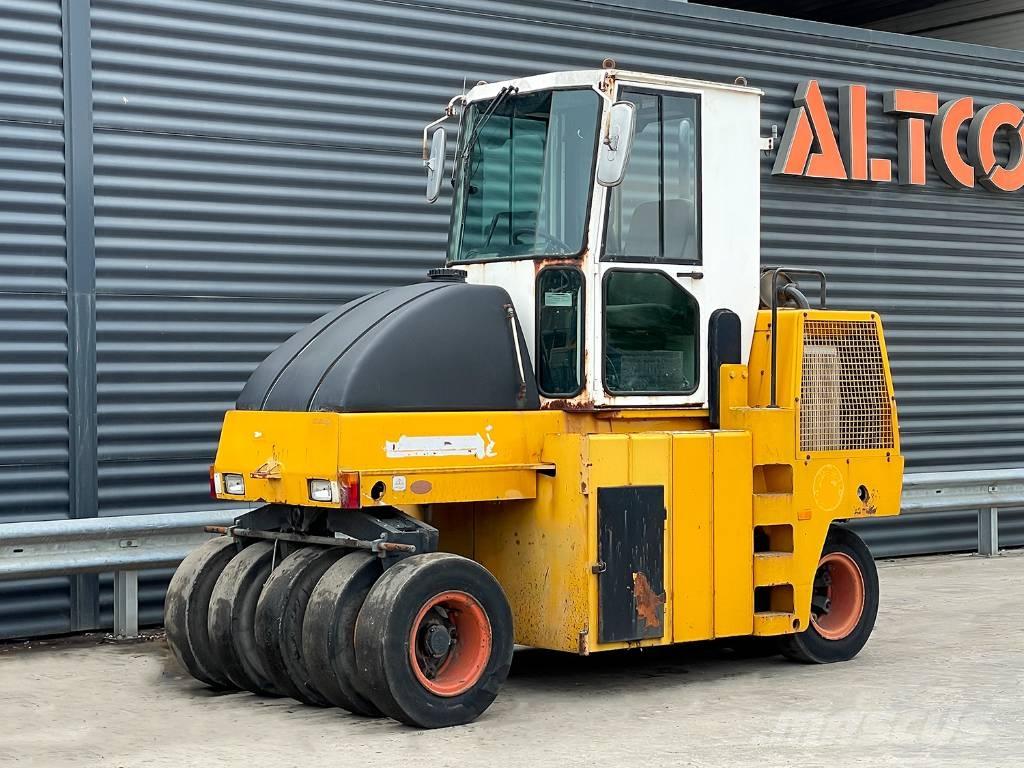 Dynapac CP 142 Gummiradwalzen