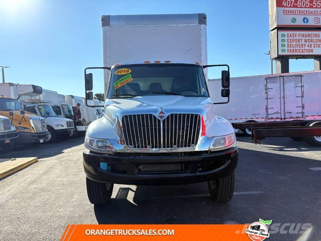 International 4300 Kastenaufbau