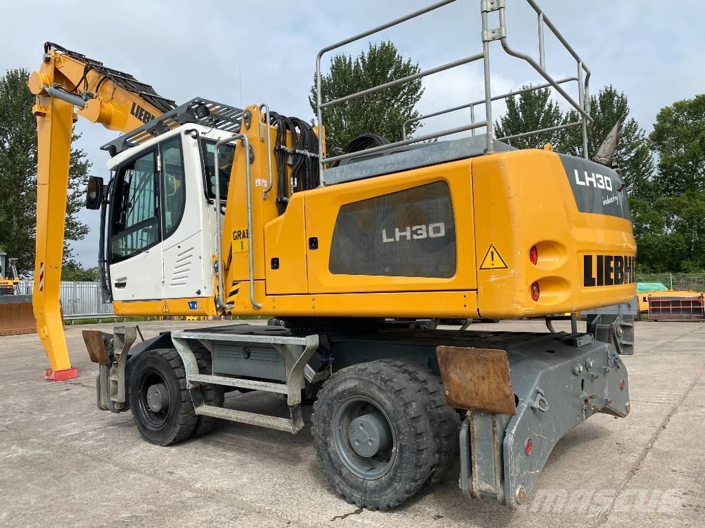 Liebherr LH 30 M Materialumschlag